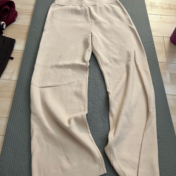 Tan pants - Picture 4 of 4